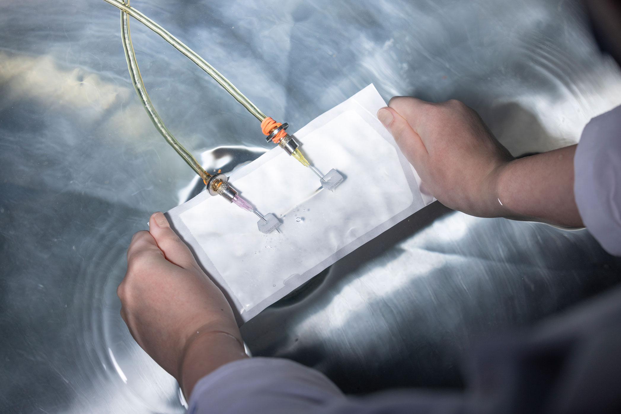 An application scenario or product detail of gross leak test - Image 11