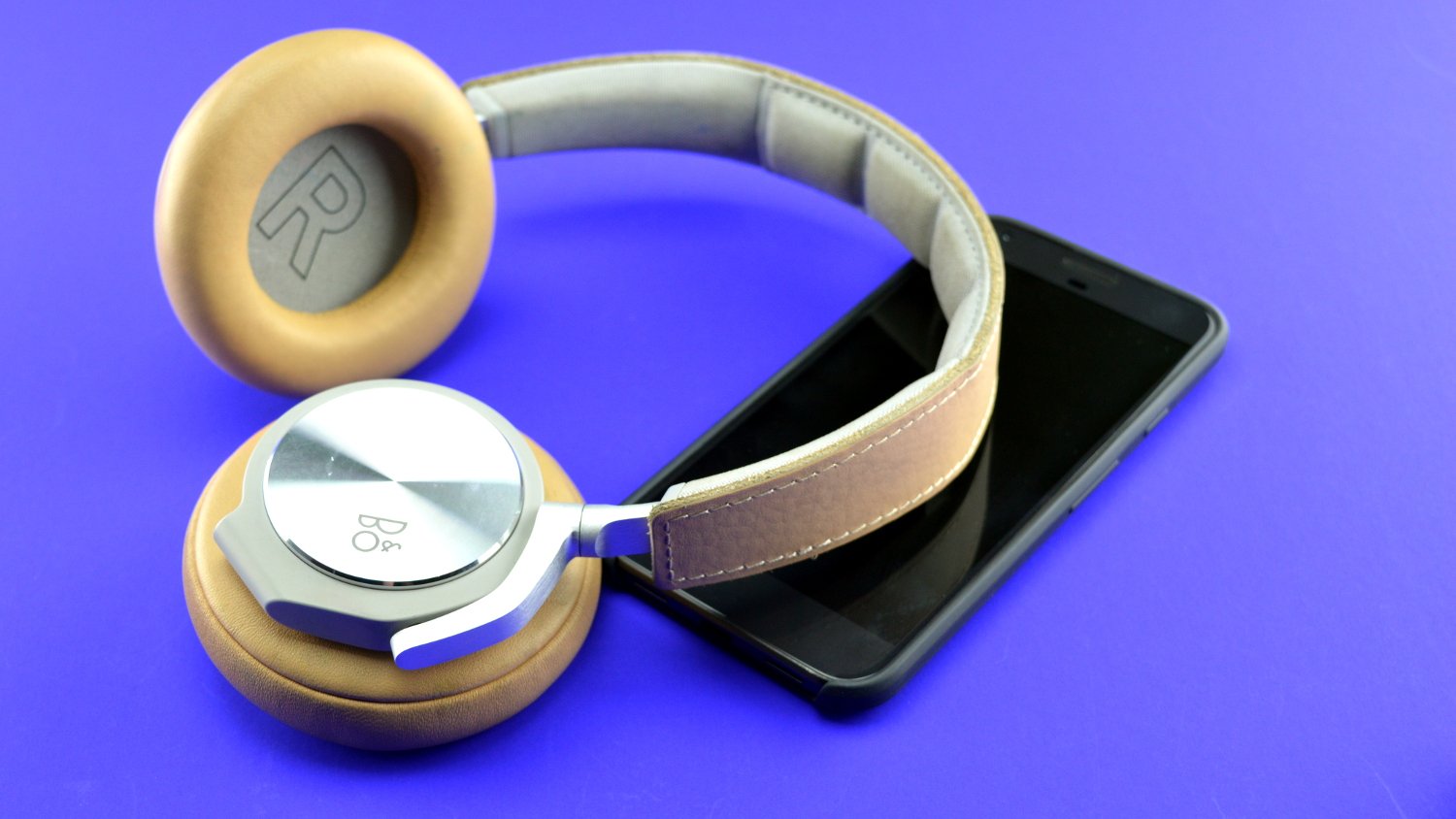 An application scenario or product detail of h6 headphones wireless battery life - Image 17