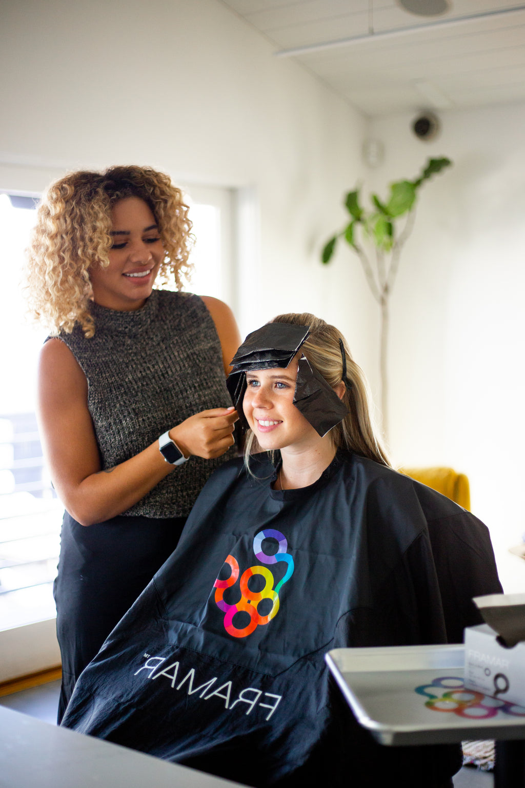 An application scenario or product detail of hairdressing cover - Image 11