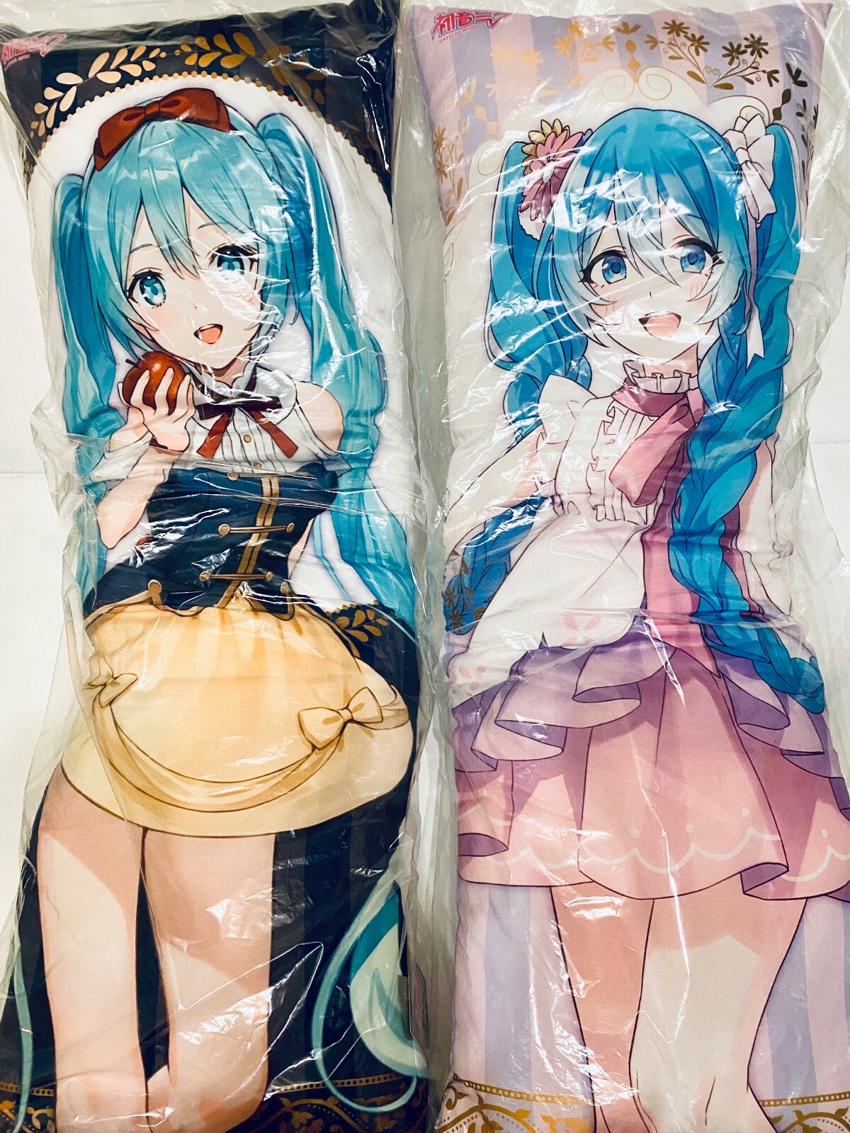 An application scenario or product detail of hatsune miku body pillow - Image 2