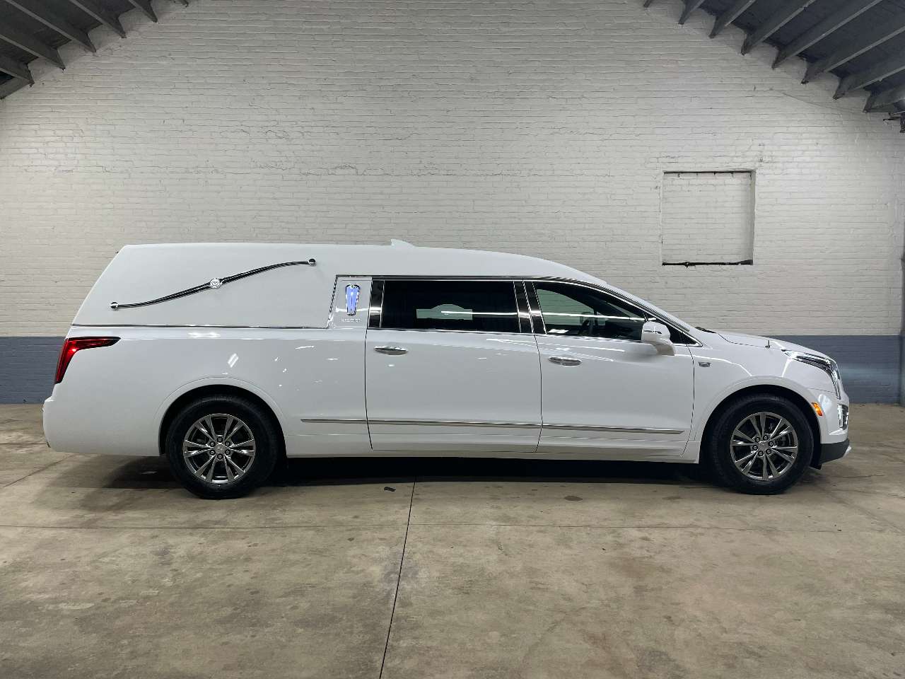 An application scenario or product detail of hearses for sale - Image 9