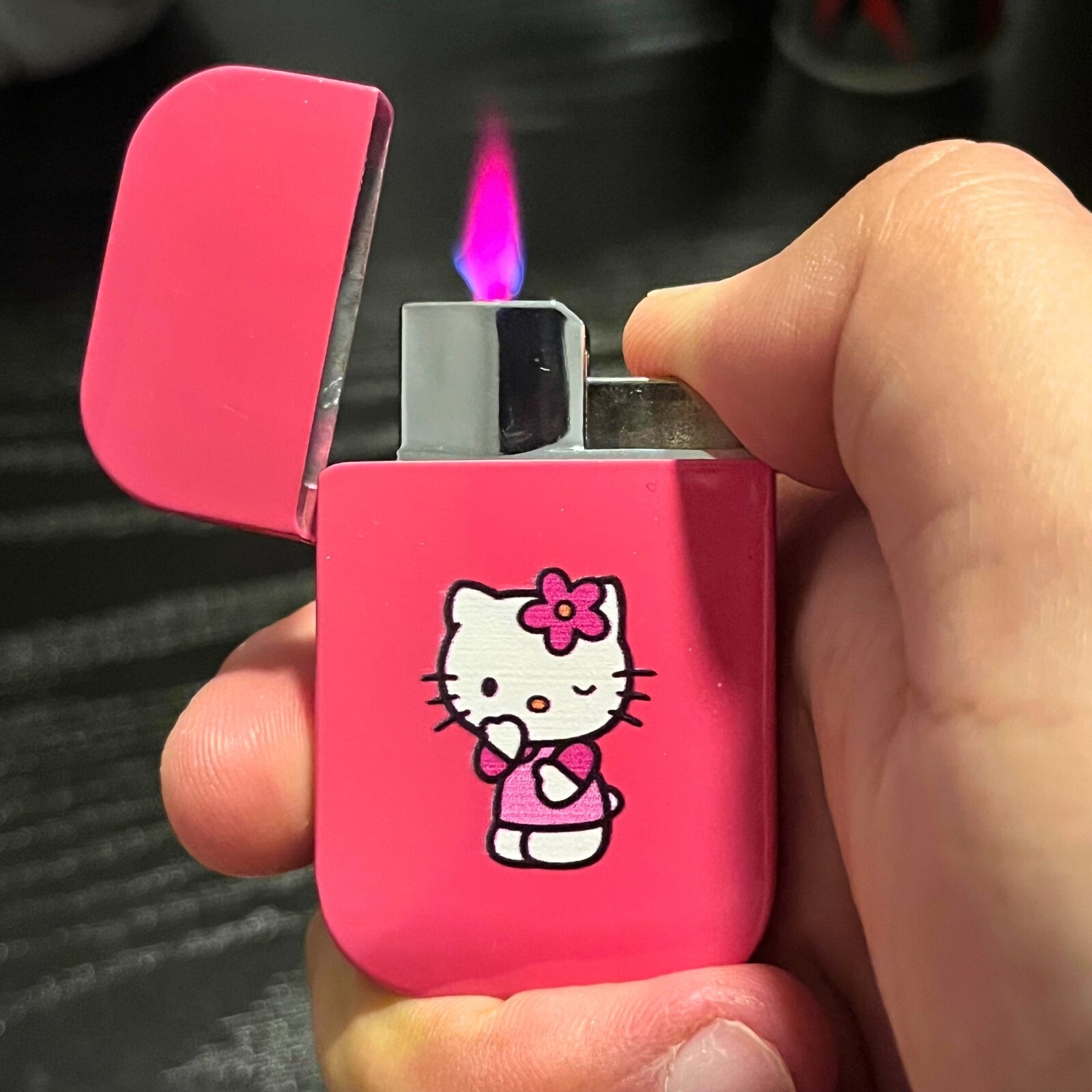 An application scenario or product detail of hello kitty lighter - Image 2