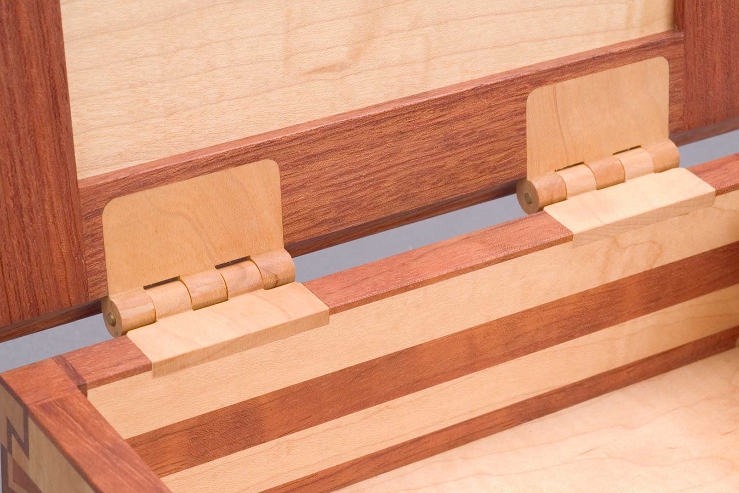 An application scenario or product detail of hinges for wood - Image 5