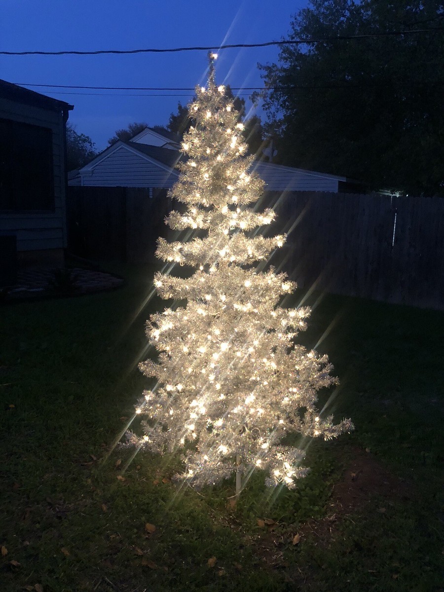 An application scenario or product detail of holographic christmas tree - Image 20