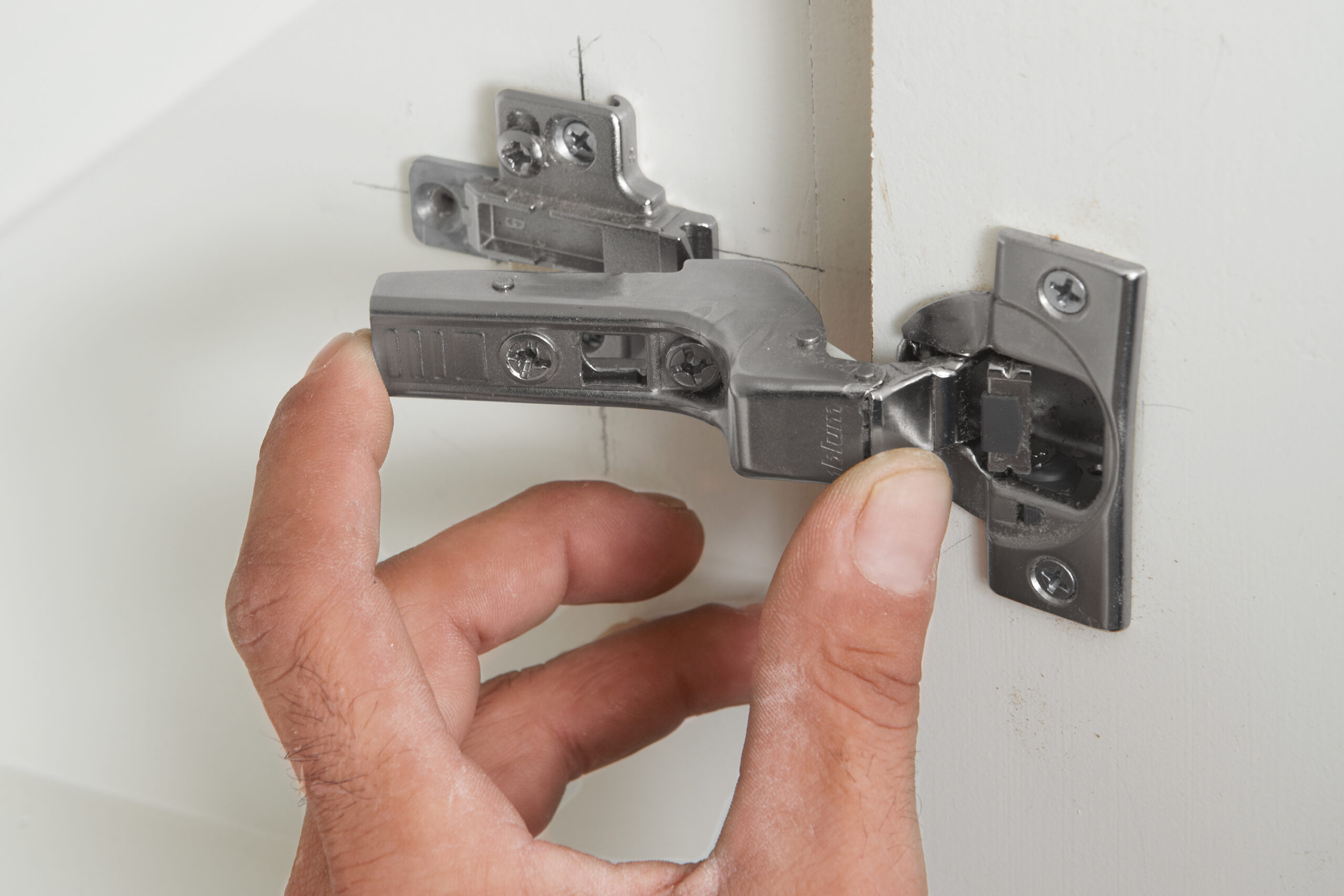 An application scenario or product detail of how to install concealed hinges - Image 10