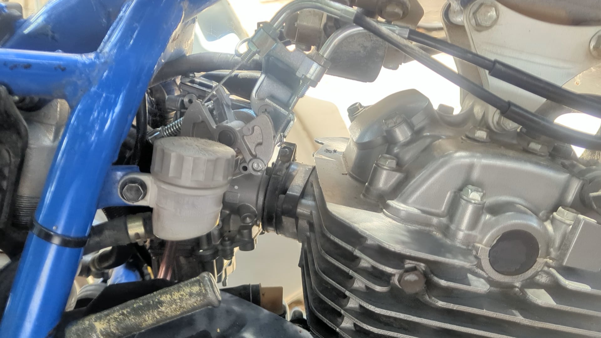 An application scenario or product detail of how to install push pull throttle cables - Image 8
