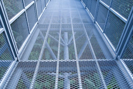 An application scenario or product detail of huijin aluminum expanded metal grating - Image 3