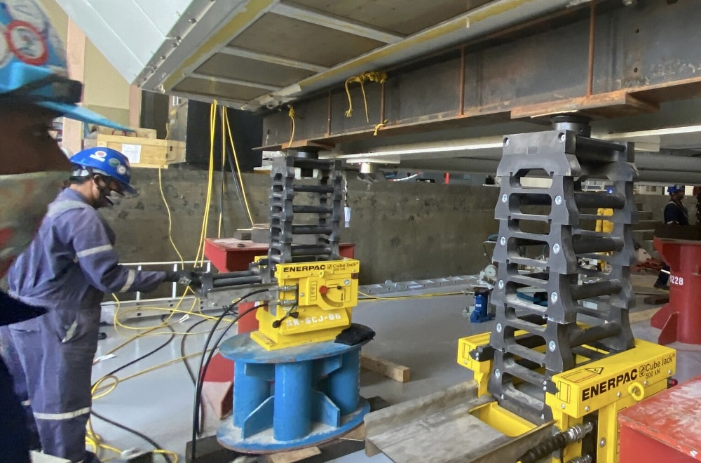 An application scenario or product detail of hydraulic lift system - Image 18