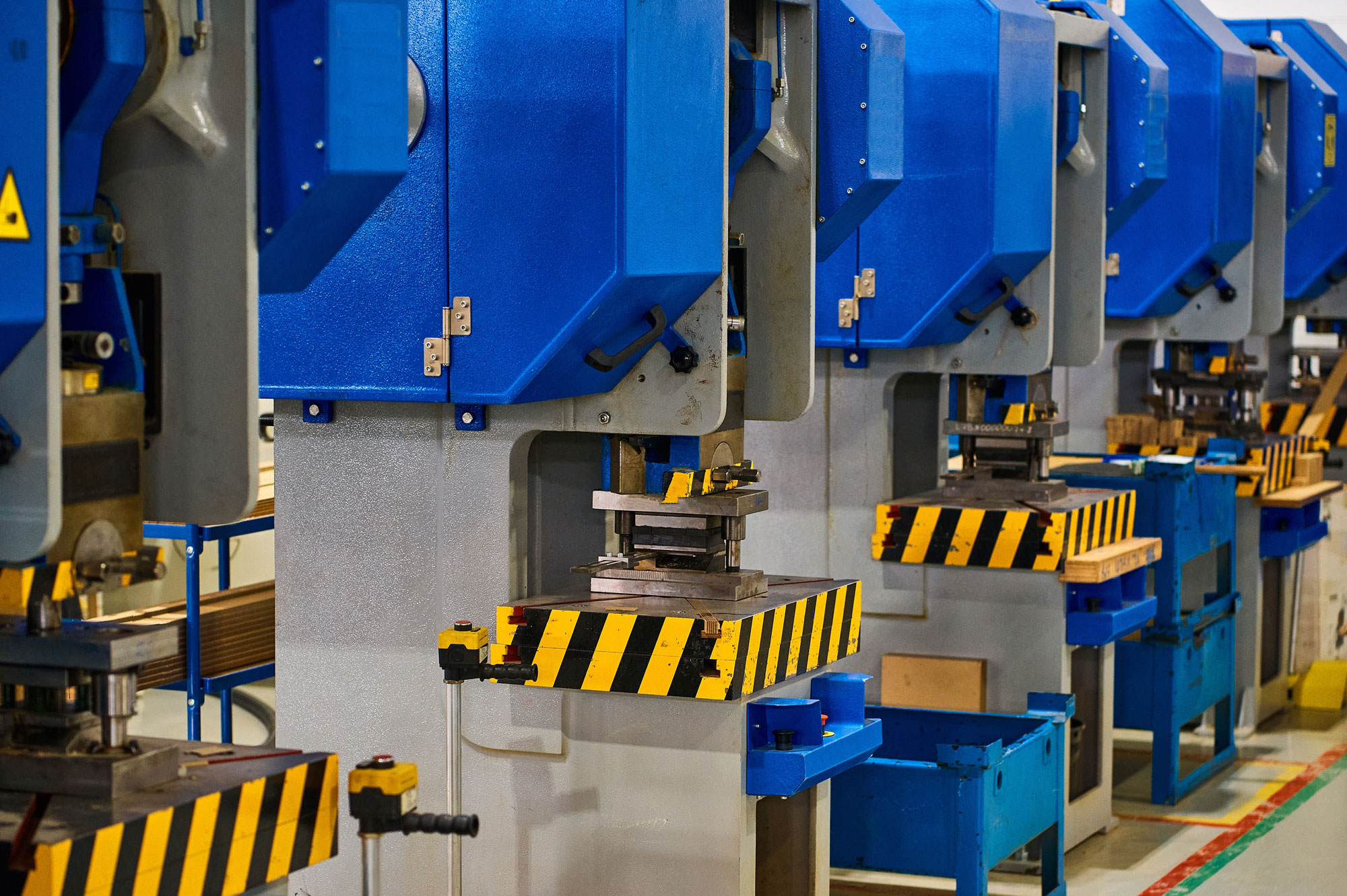 An application scenario or product detail of hydraulic press uses - Image 12