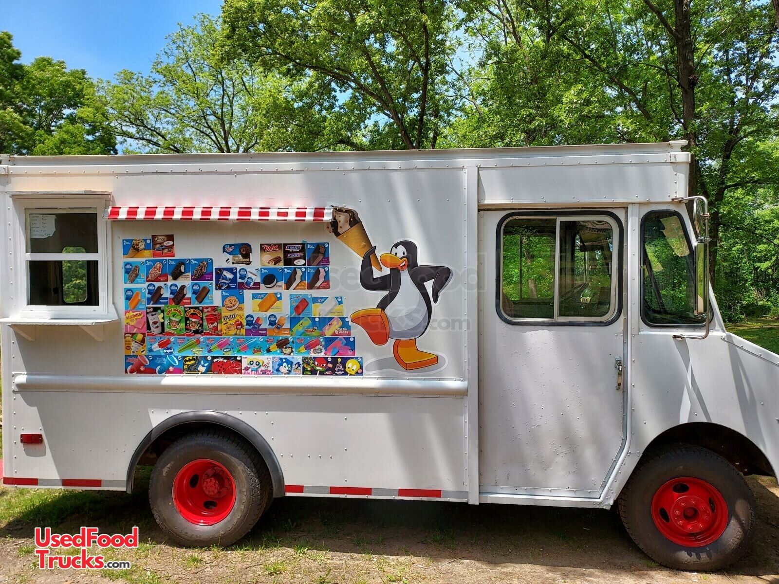 An application scenario or product detail of ice cream van for sale - Image 10