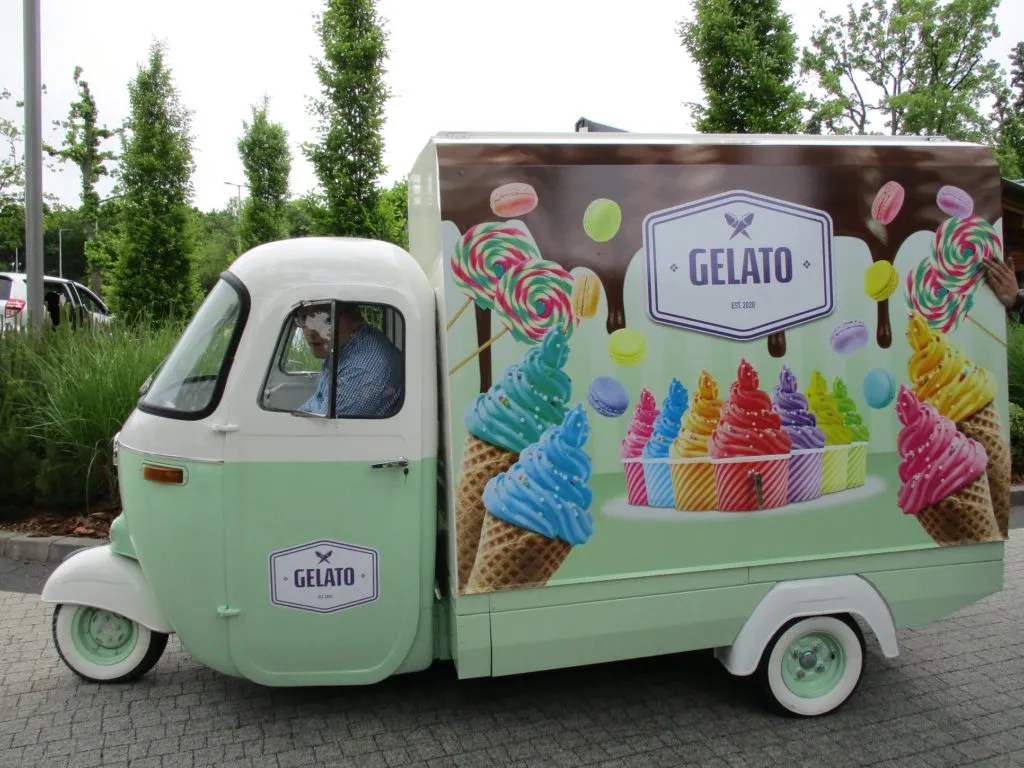 An application scenario or product detail of ice cream van for sale - Image 15