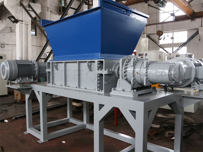 An application scenario or product detail of industrial rubber shredding applications - Image 5