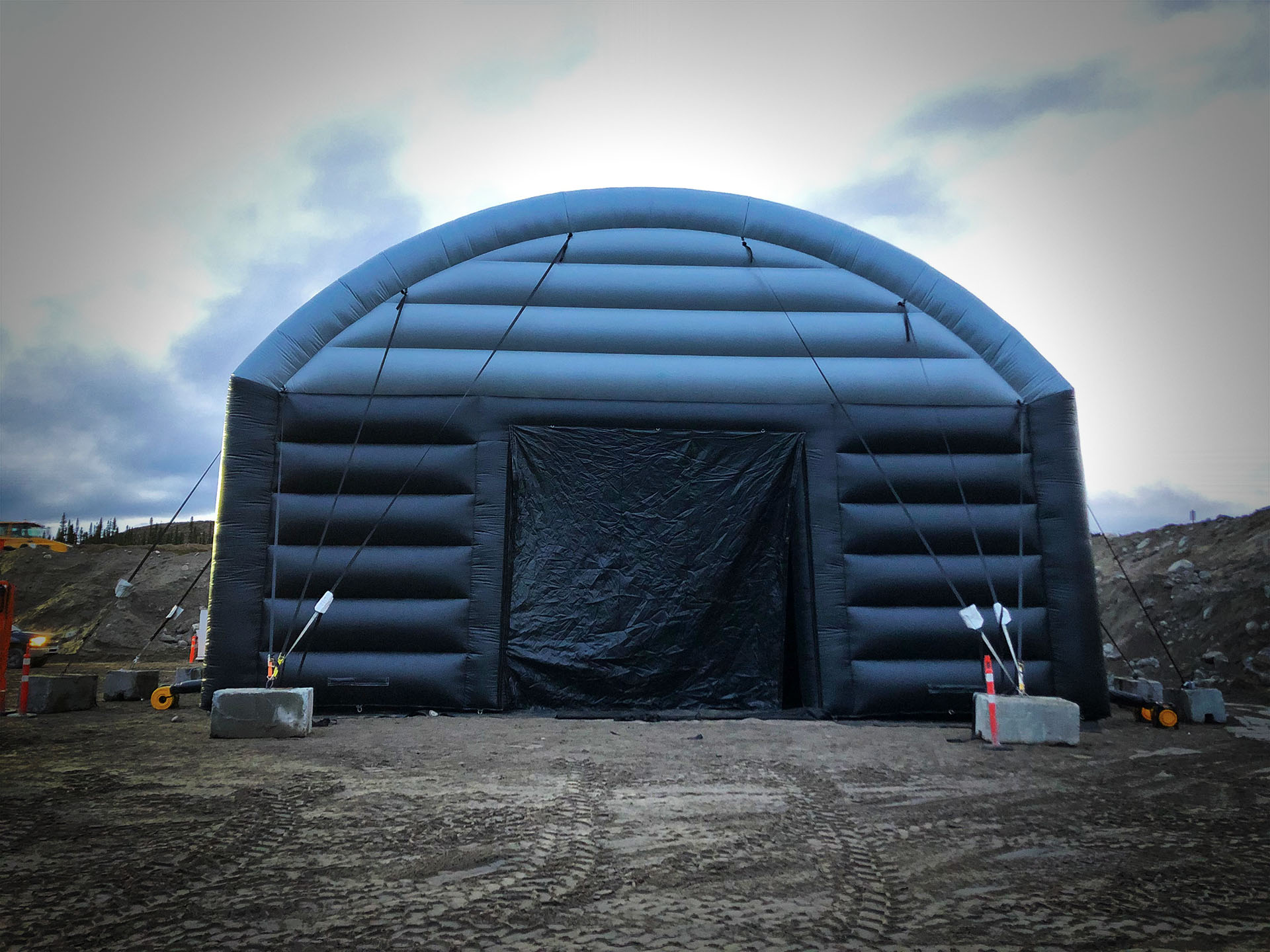 An application scenario or product detail of inflatable garage - Image 9
