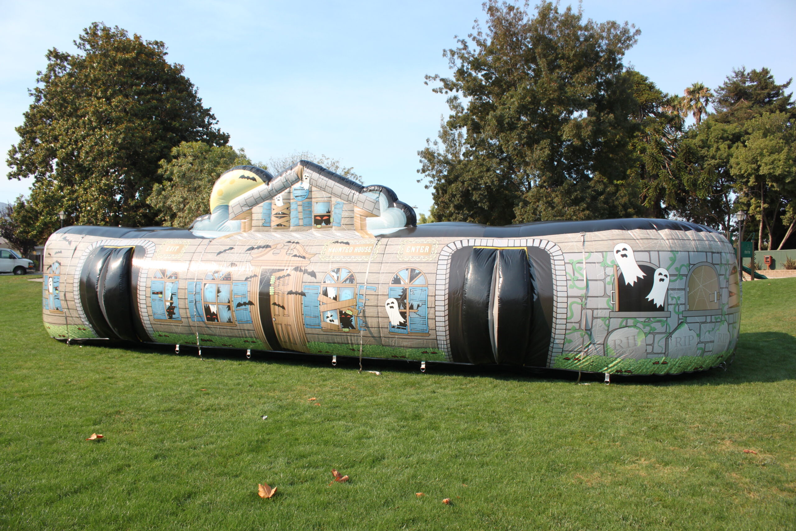 An application scenario or product detail of inflatable haunted house - Image 12
