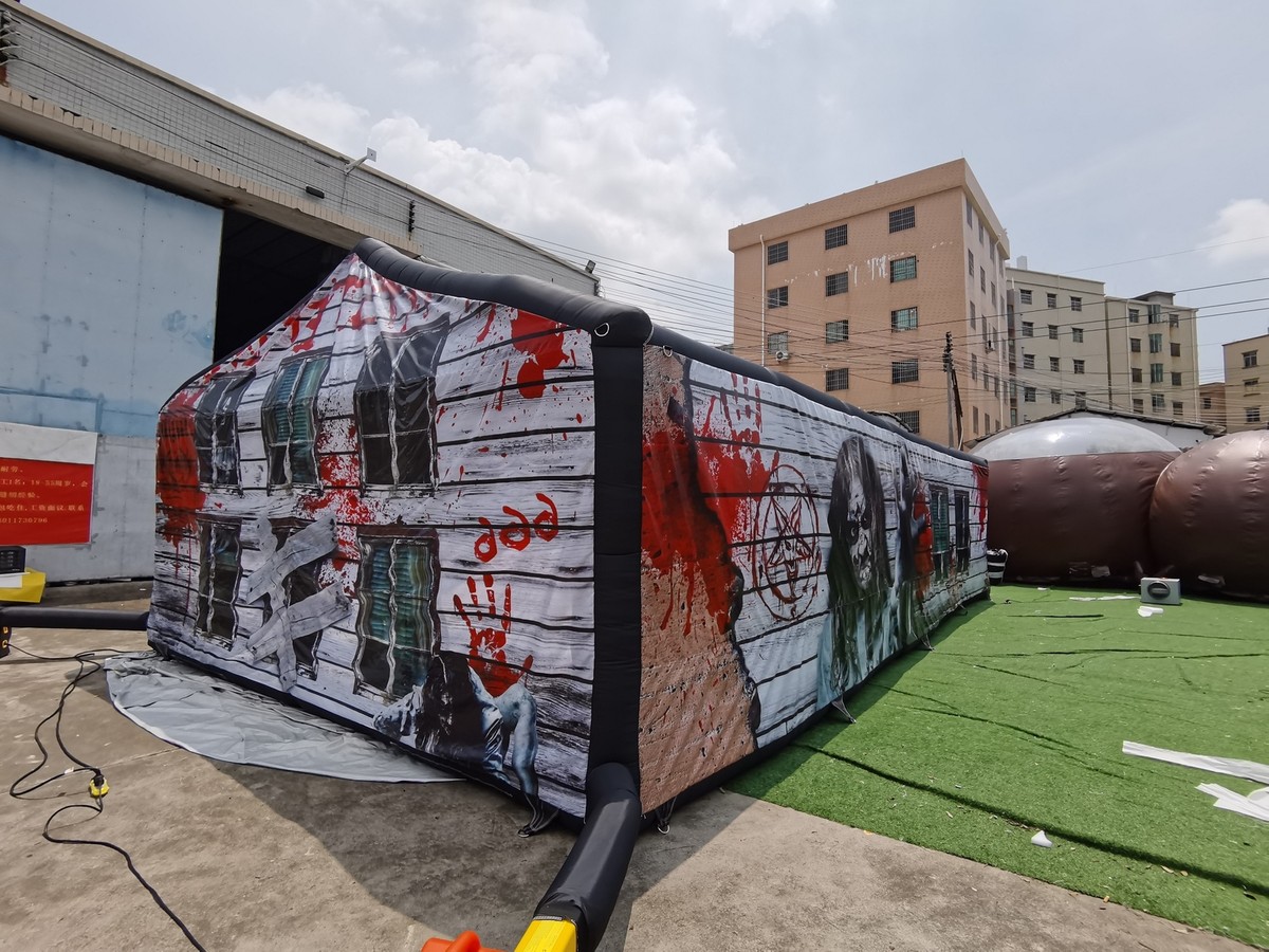 An application scenario or product detail of inflatable haunted house - Image 15