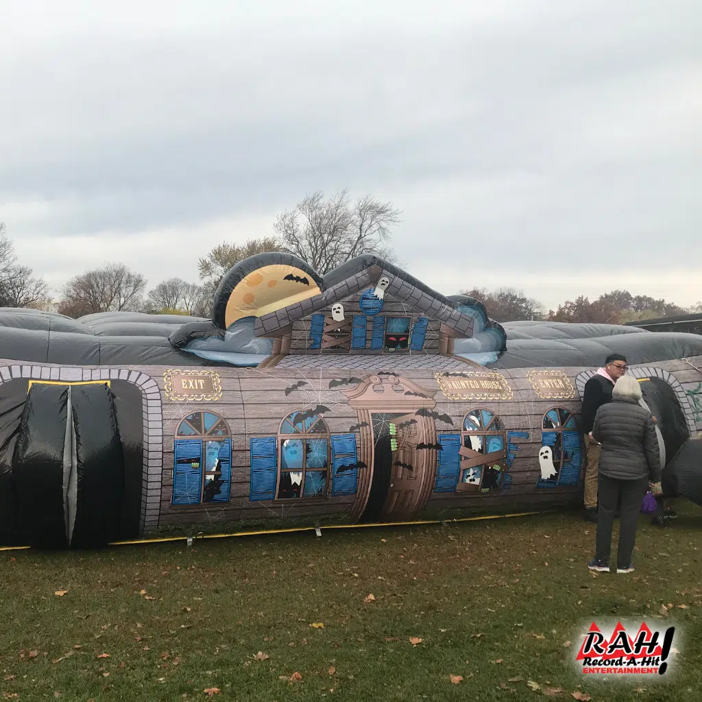 An application scenario or product detail of inflatable haunted house - Image 16