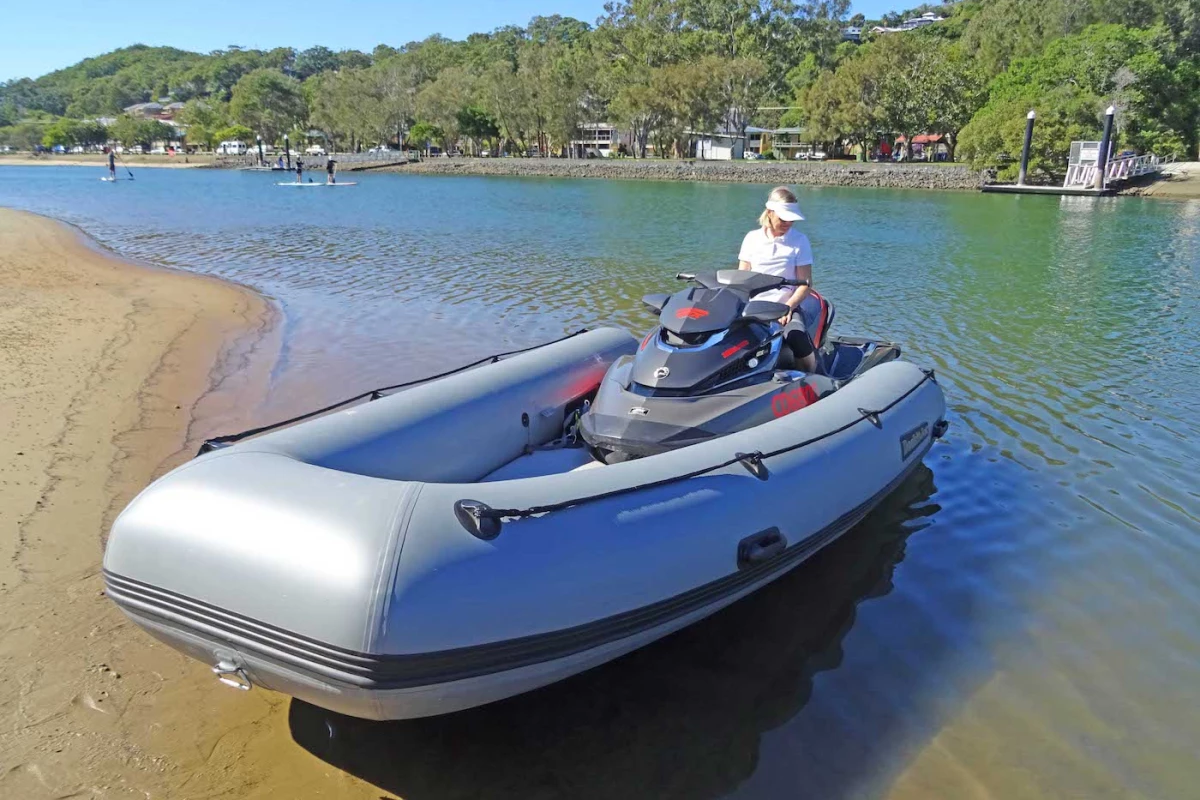 An application scenario or product detail of inflatable jet ski - Image 18