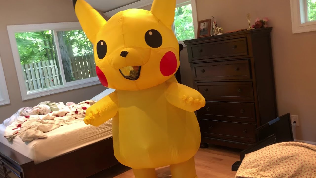An application scenario or product detail of inflatable pikachu costume - Image 5