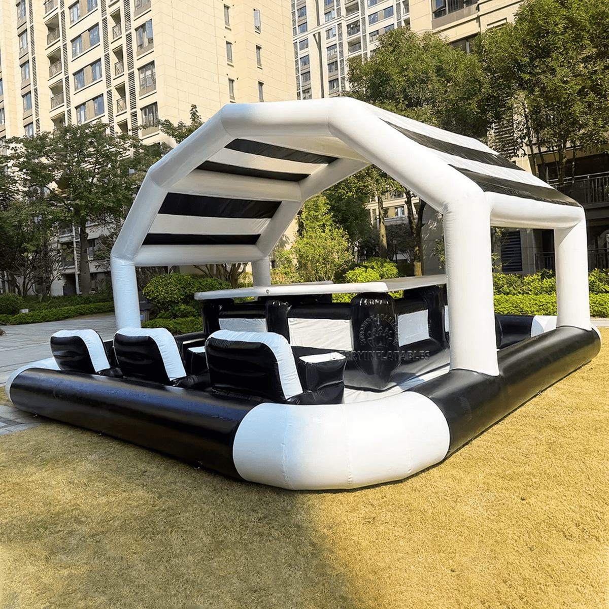 An application scenario or product detail of inflatable pool bar for adults - Image 19