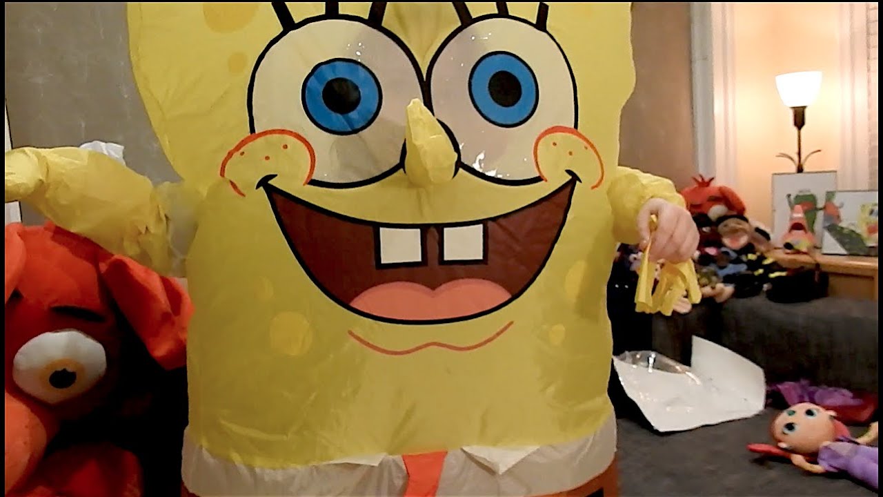 An application scenario or product detail of inflatable spongebob costume - Image 9