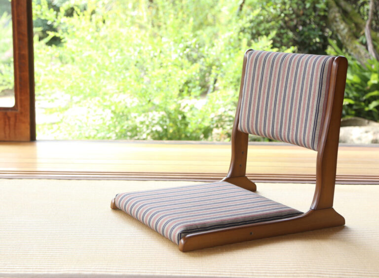 Featured image for the japanese floor chair guide