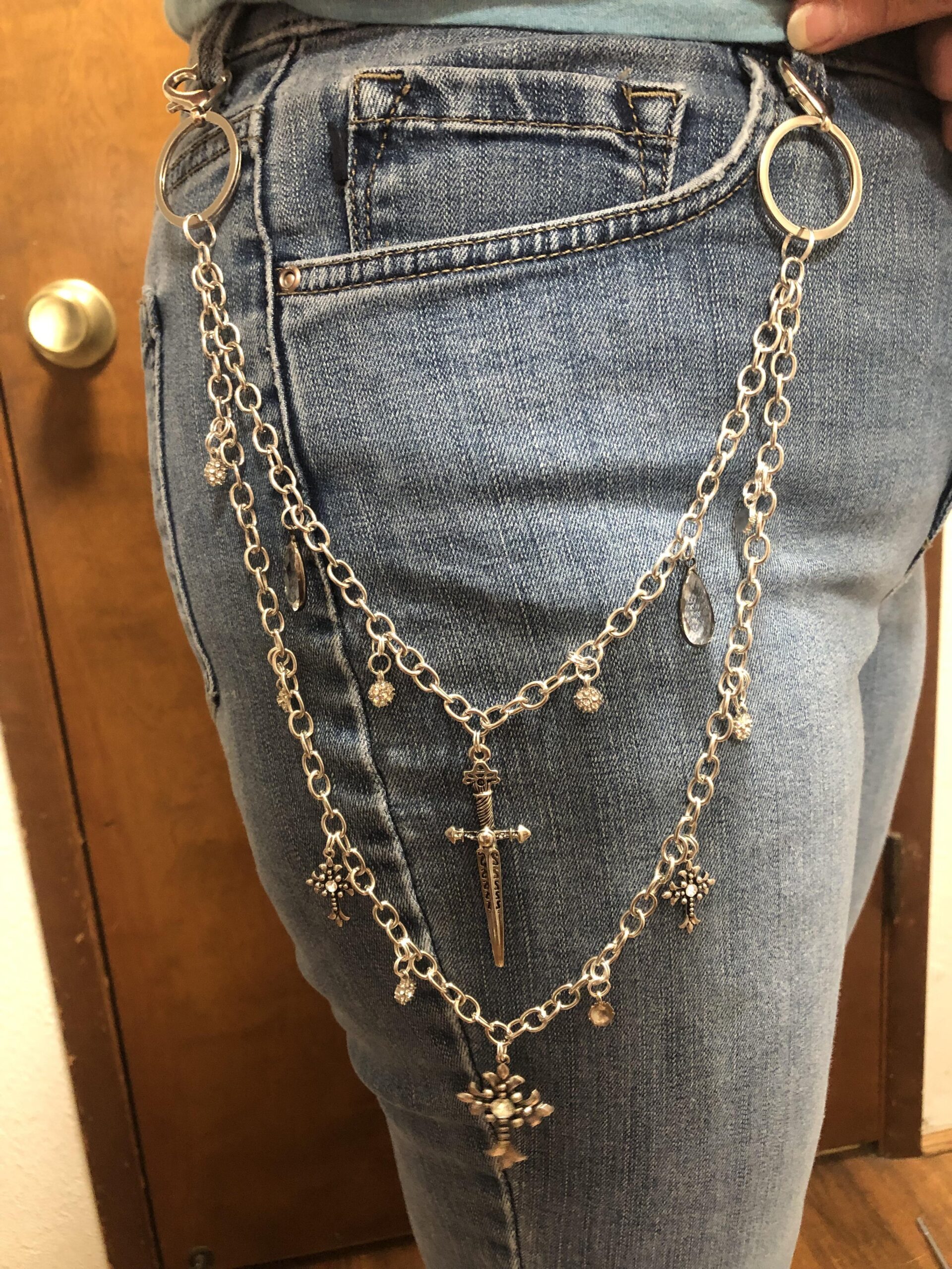 An application scenario or product detail of jean chains - Image 12