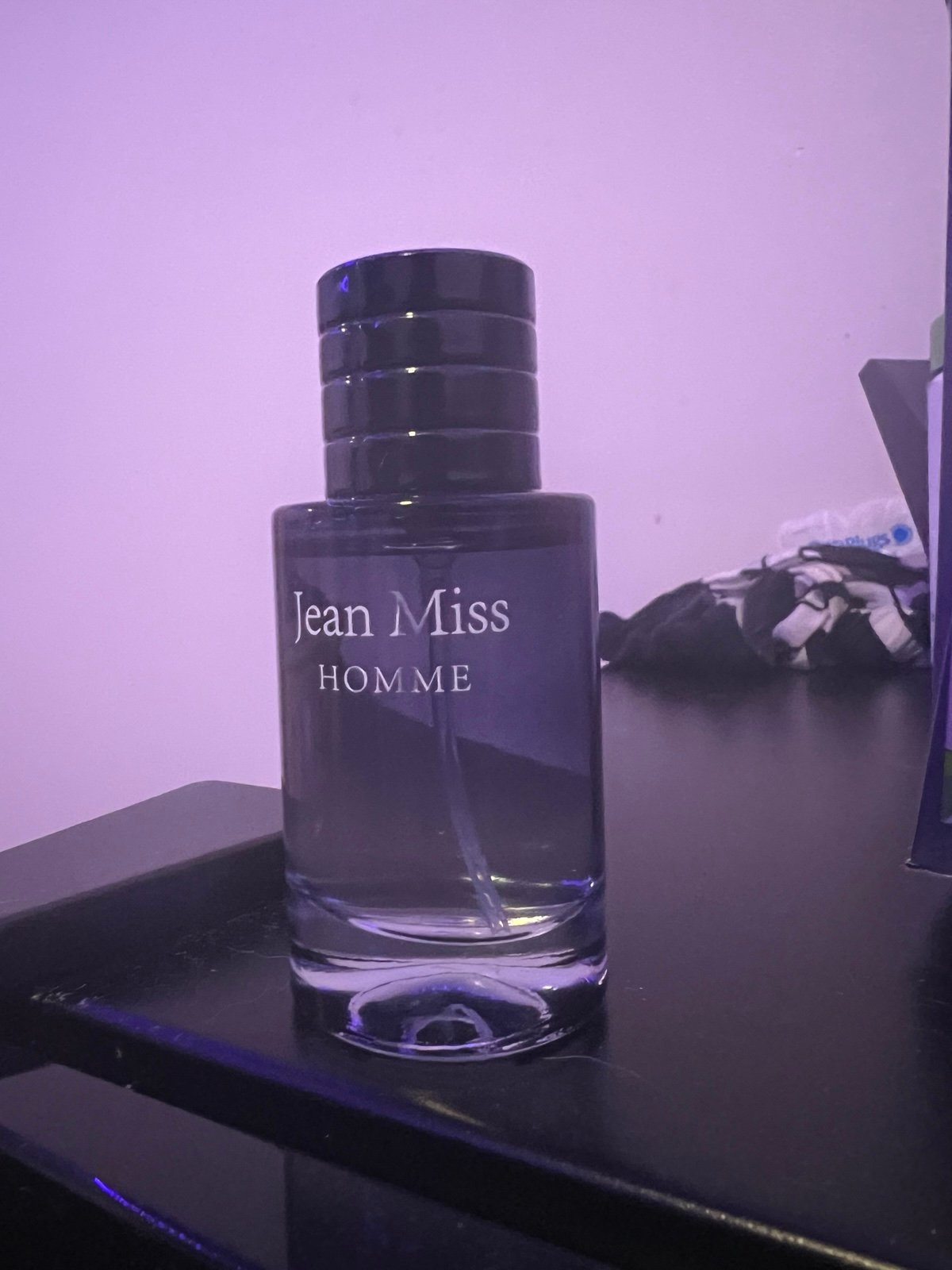 An application scenario or product detail of jean miss cologne - Image 8