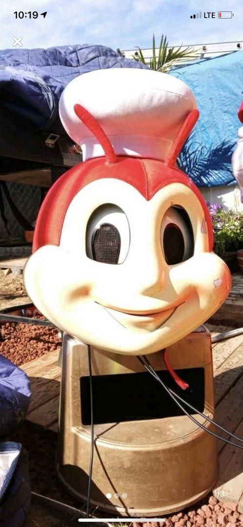 An application scenario or product detail of jollibee costume - Image 15