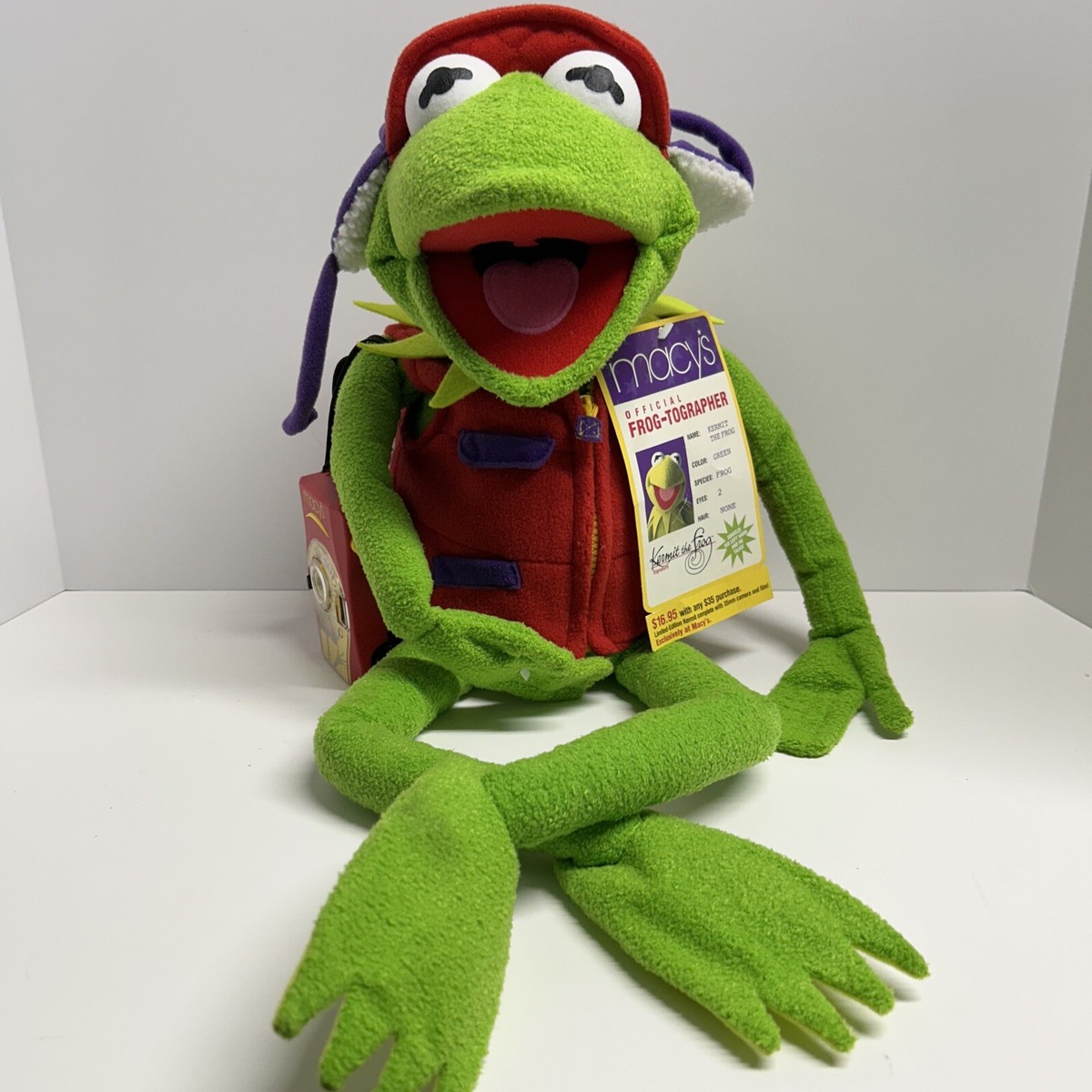 An application scenario or product detail of kermit the frog plush - Image 5