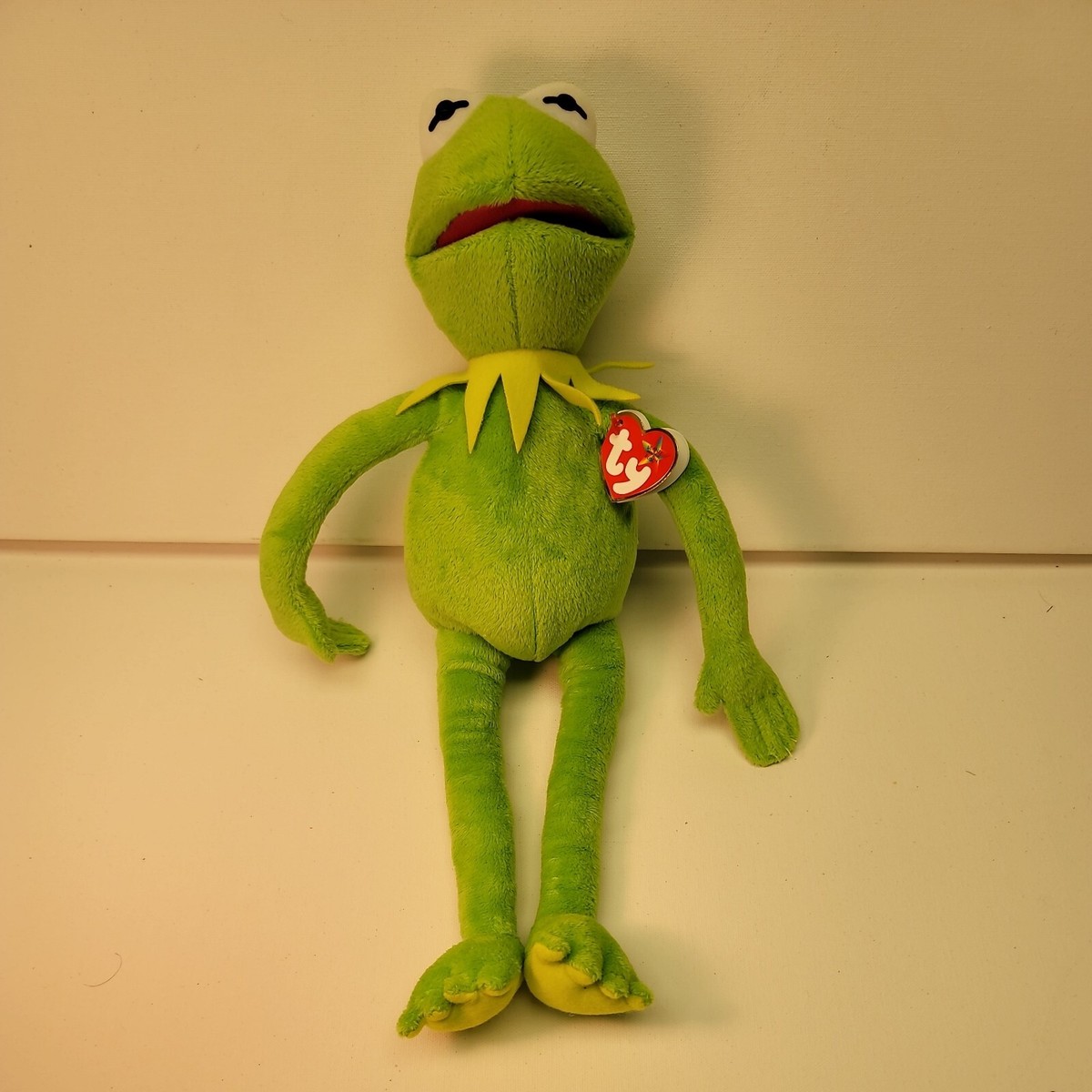 An application scenario or product detail of kermit the frog plush - Image 7