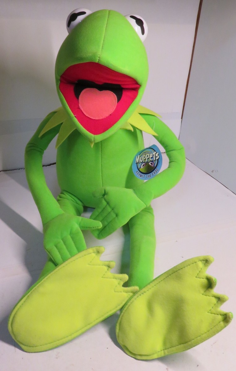 An application scenario or product detail of kermit the frog plush - Image 11