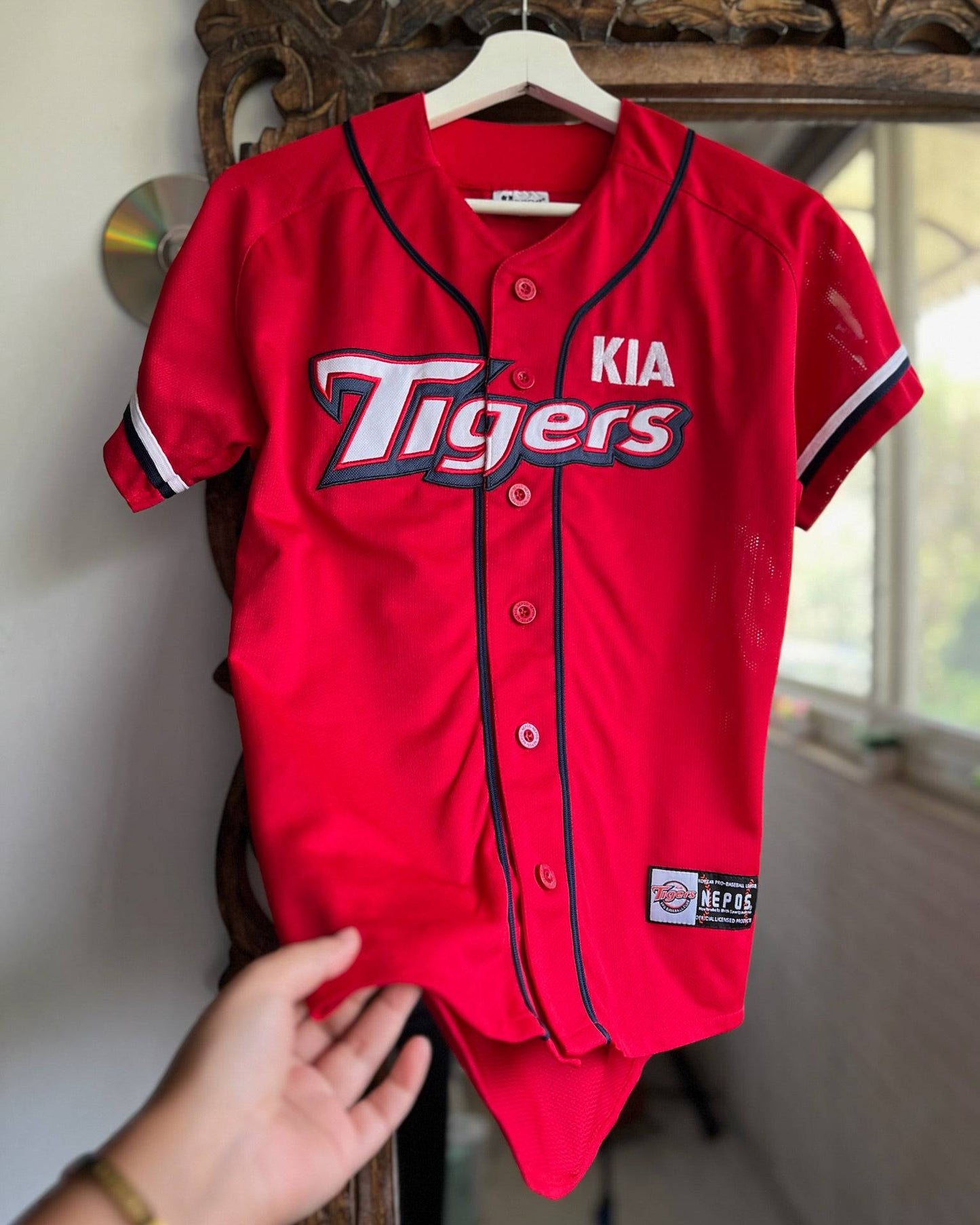 An application scenario or product detail of kia tigers jersey - Image 3