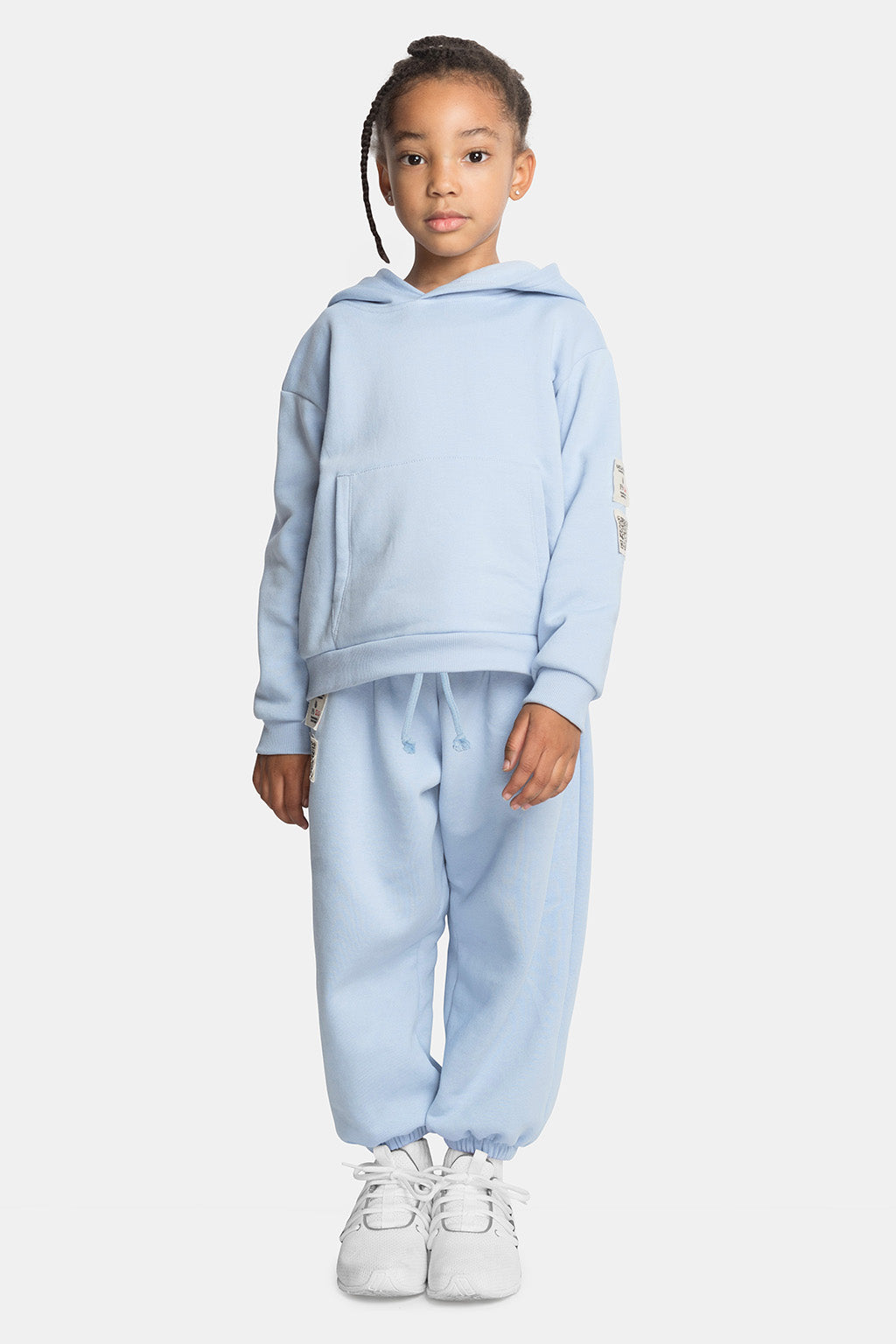 An application scenario or product detail of kids sweatsuits - Image 12