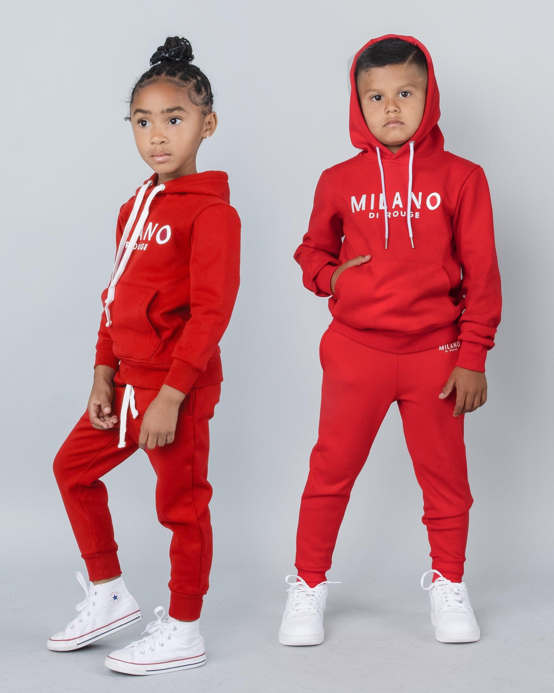 An application scenario or product detail of kids sweatsuits - Image 13