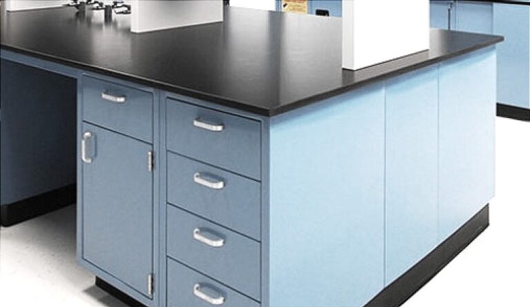 Featured image for the lab benchtop guide