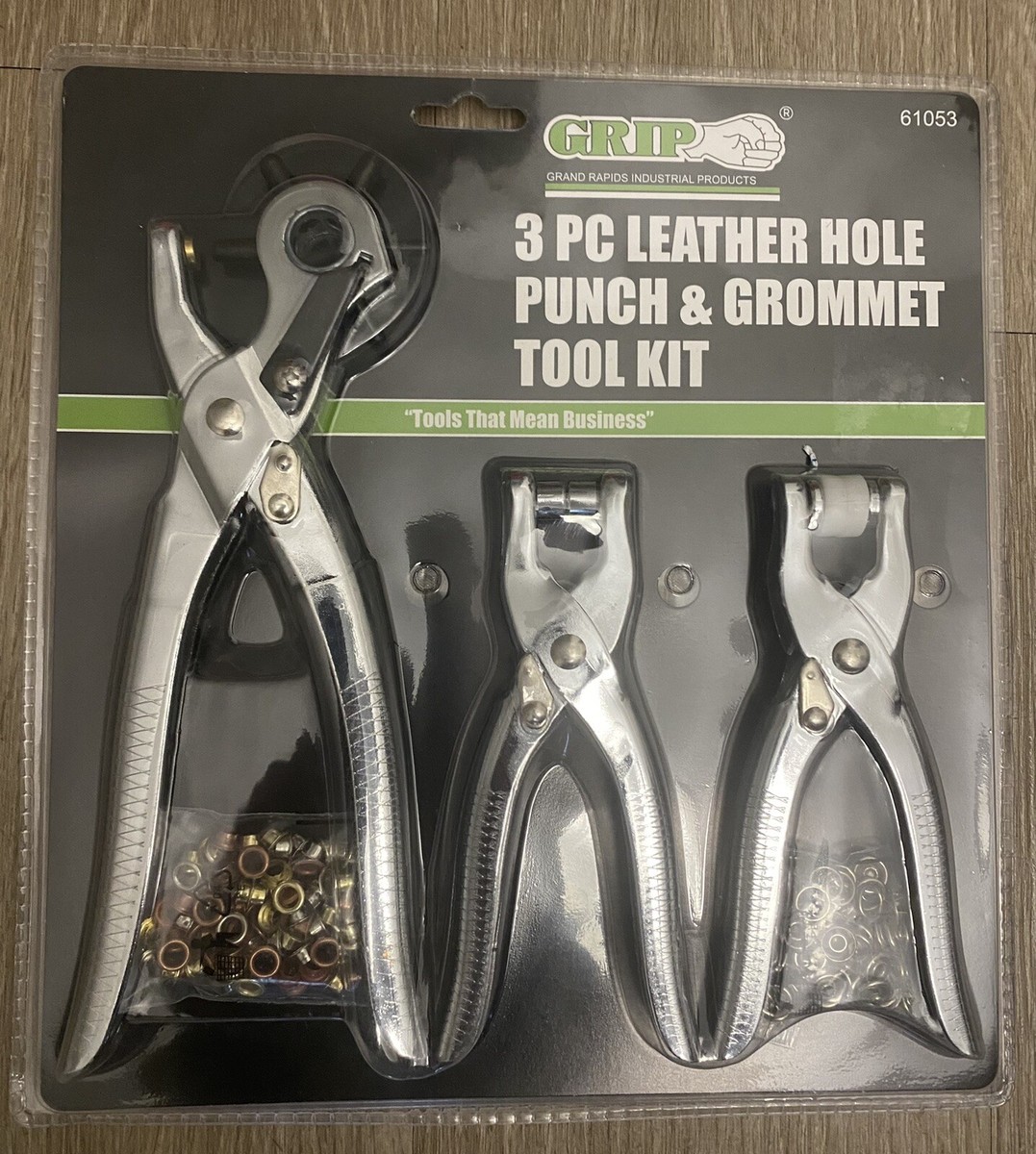 An application scenario or product detail of leather eyelet kit - Image 3