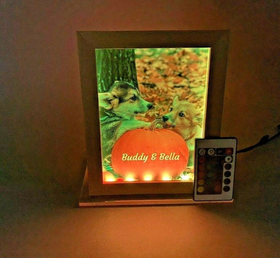 An application scenario or product detail of lighted picture frame - Image 11