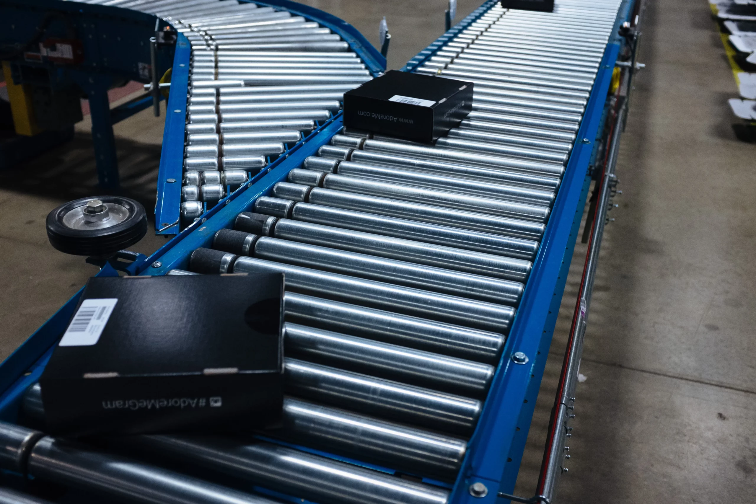 An application scenario or product detail of live roller conveyor - Image 4