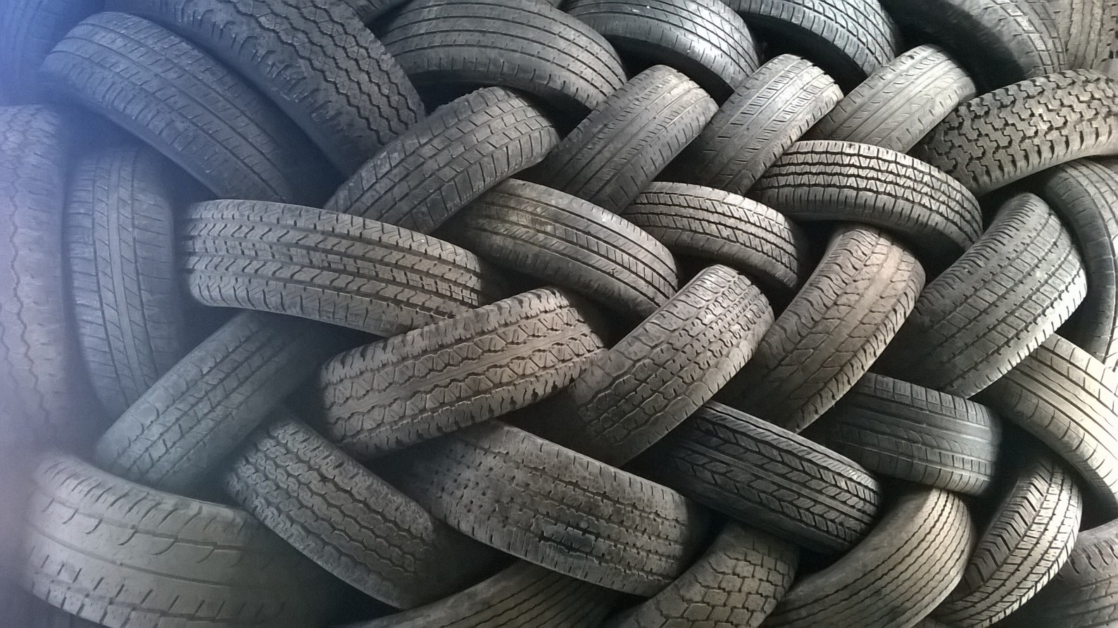 An application scenario or product detail of llantas usadas - Image 14