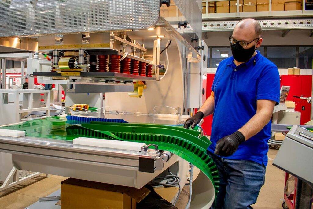 An application scenario or product detail of machine conveyor belt - Image 2