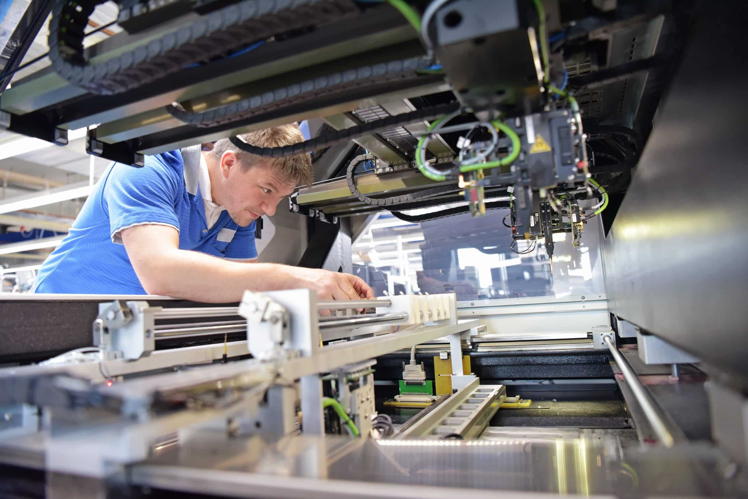 An application scenario or product detail of machine tool repair near me - Image 5
