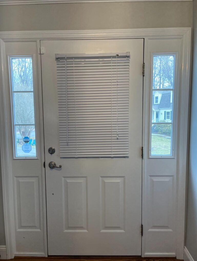 Featured image for the magnetic blinds for metal doors guide