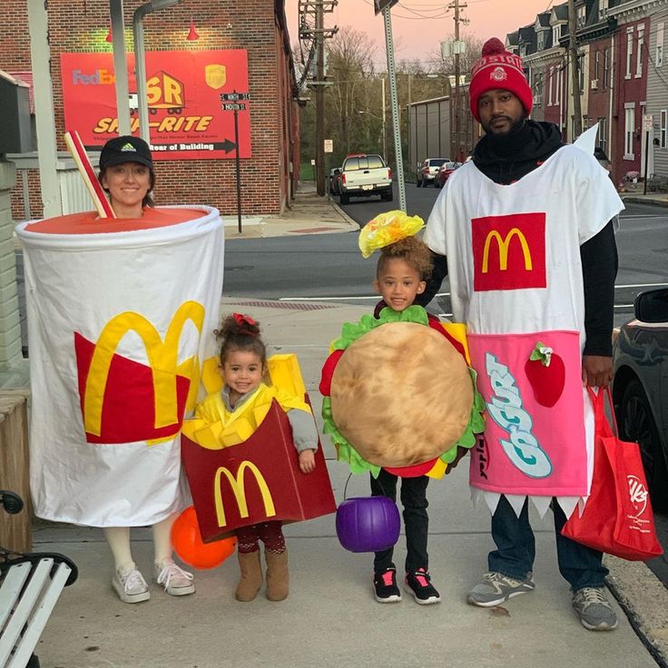 An application scenario or product detail of mcdonalds costume - Image 12