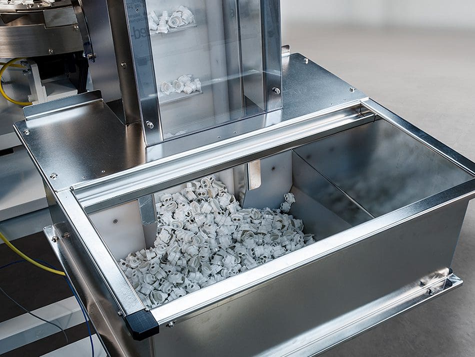 An application scenario or product detail of medical parts feeding systems - Image 6