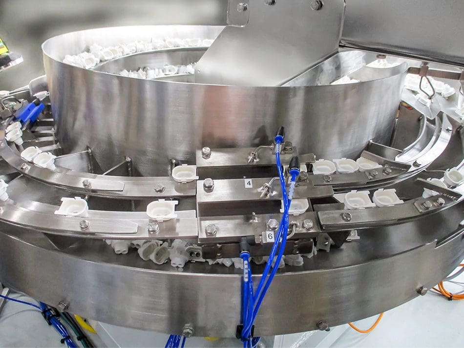 An application scenario or product detail of medical parts feeding systems - Image 10