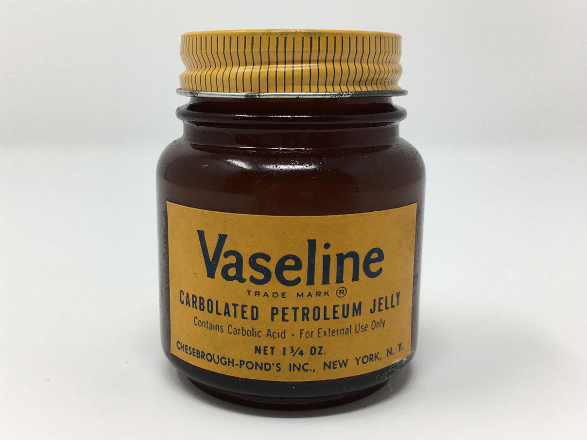 An application scenario or product detail of medicated vaseline - Image 19