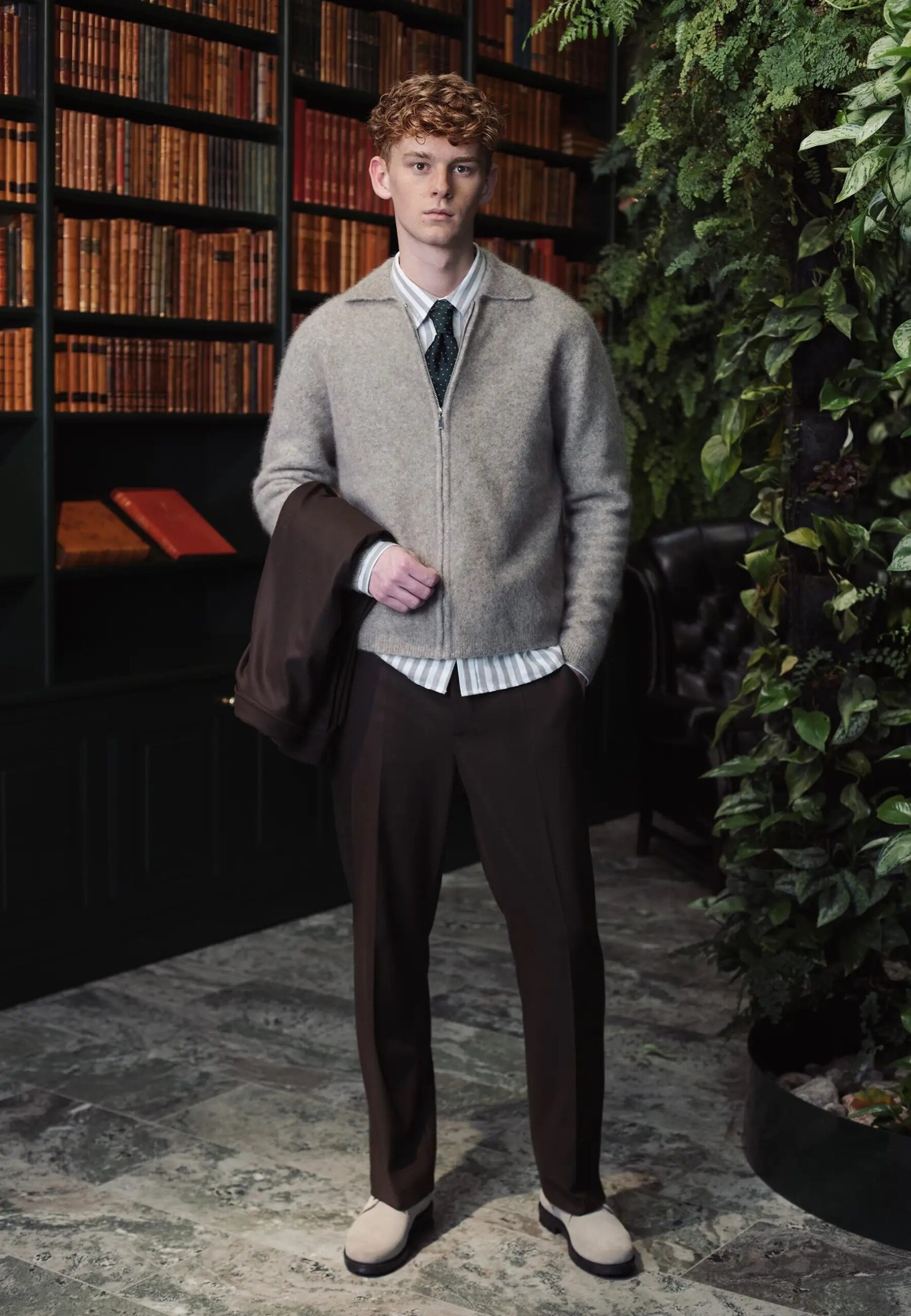 An application scenario or product detail of mens old money clothes under 20 dollars - Image 5