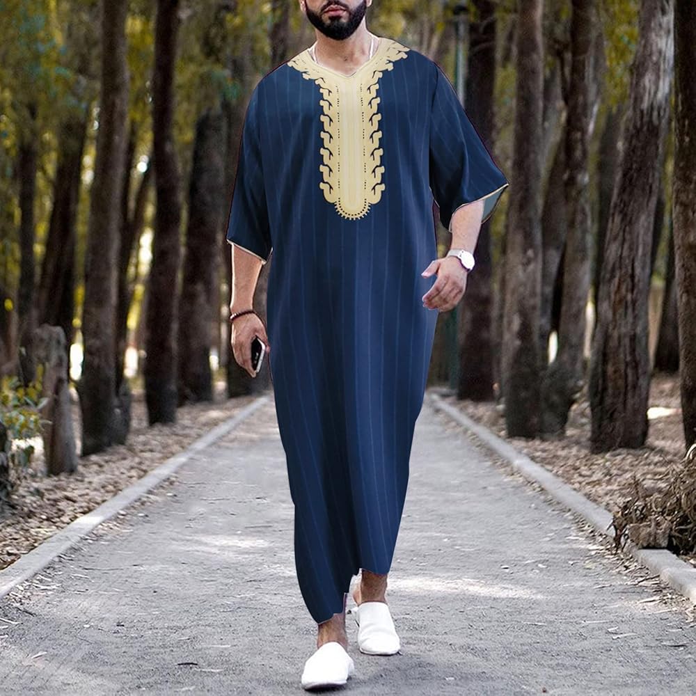 An application scenario or product detail of men's oversized long shirt muslim style - Image 3