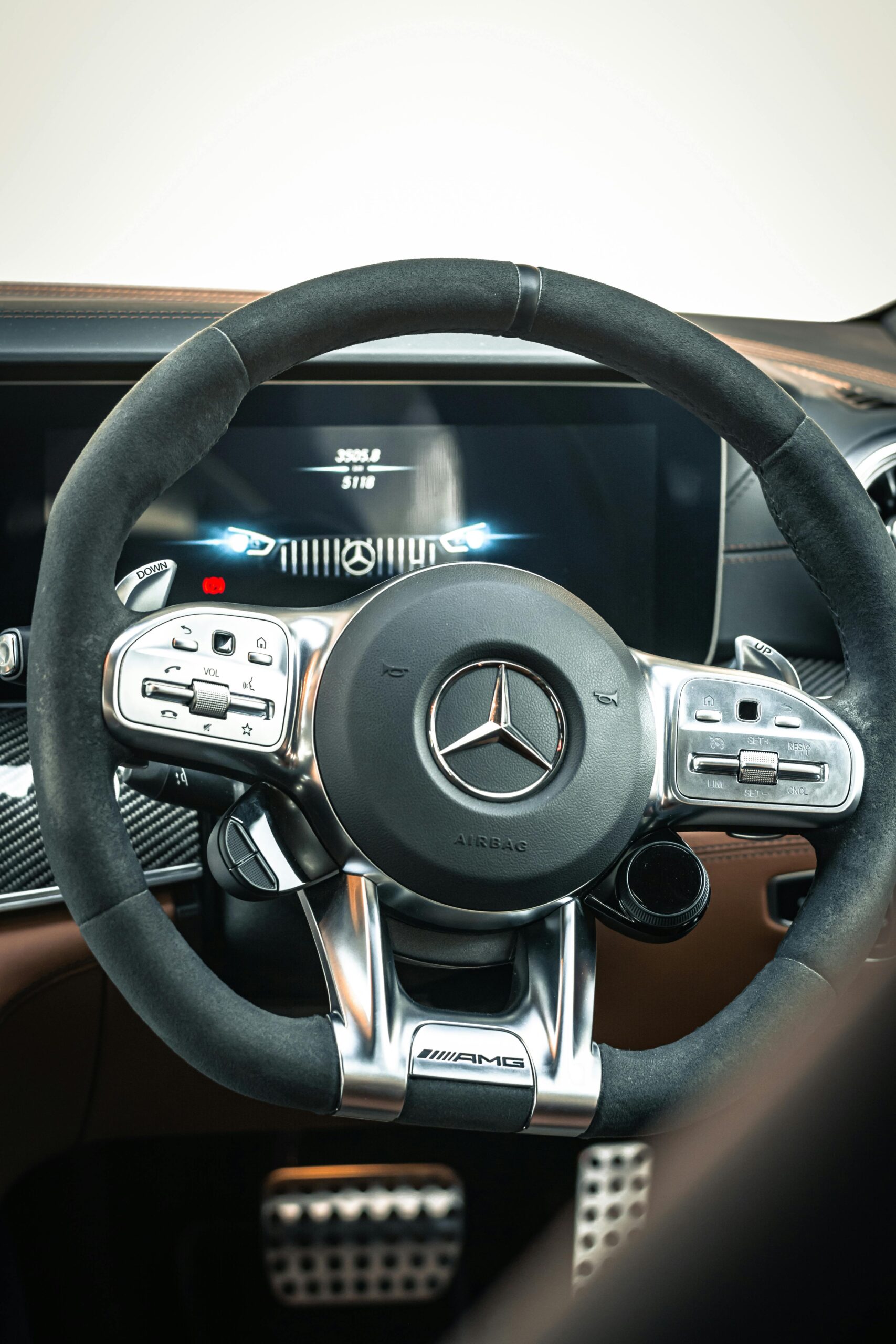 An application scenario or product detail of mercedes benz steering wheel - Image 12