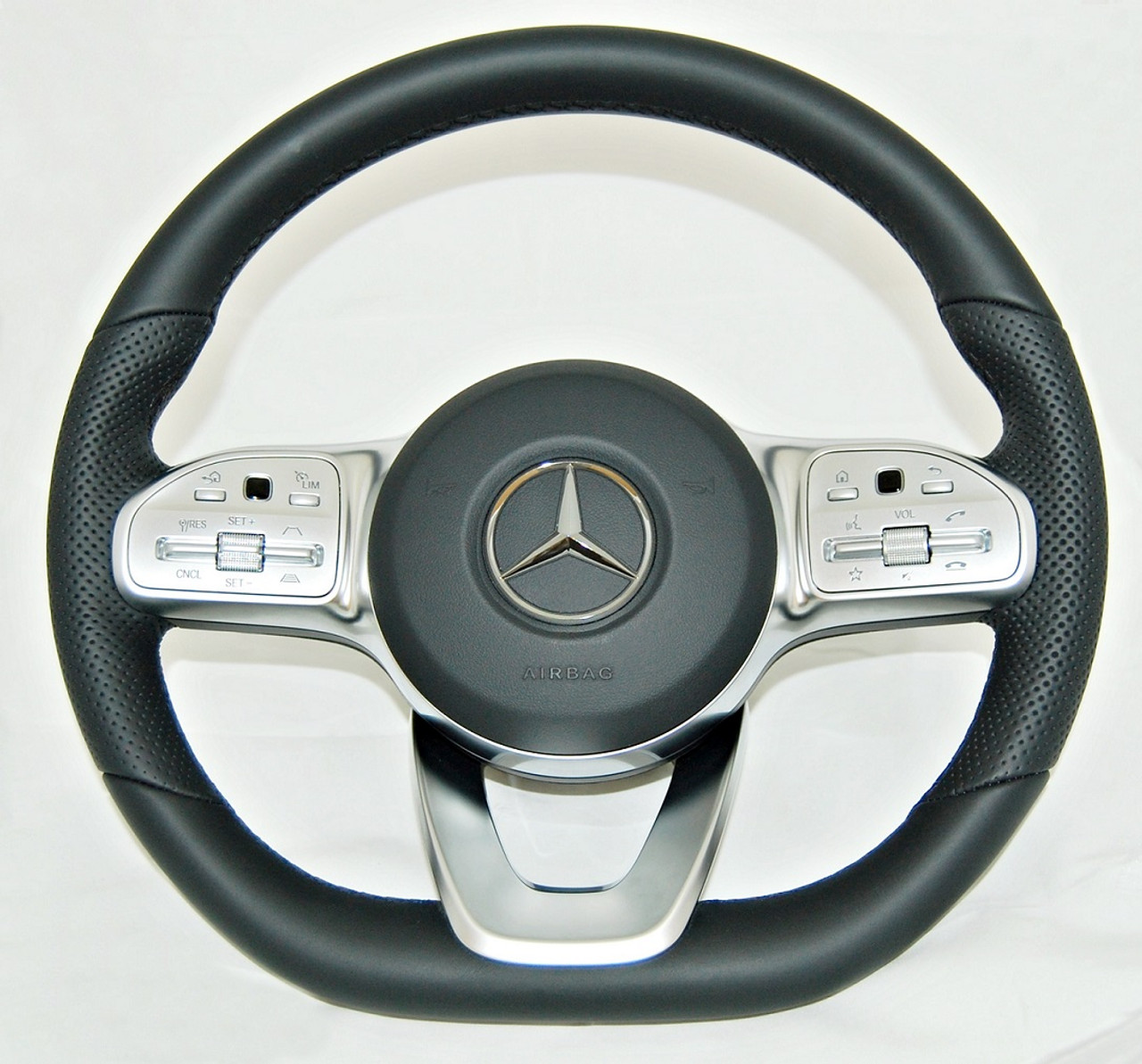 An application scenario or product detail of mercedes benz steering wheel - Image 17